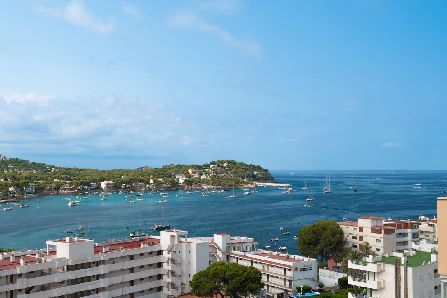 Ático con piscina e Impresionantes Vistas a la Bahía de Santa Ponsa — Santa Ponsa — Foto 9
