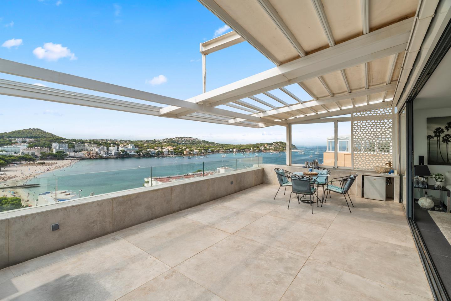 Ático con piscina e Impresionantes Vistas a la Bahía de Santa Ponsa — Santa Ponsa