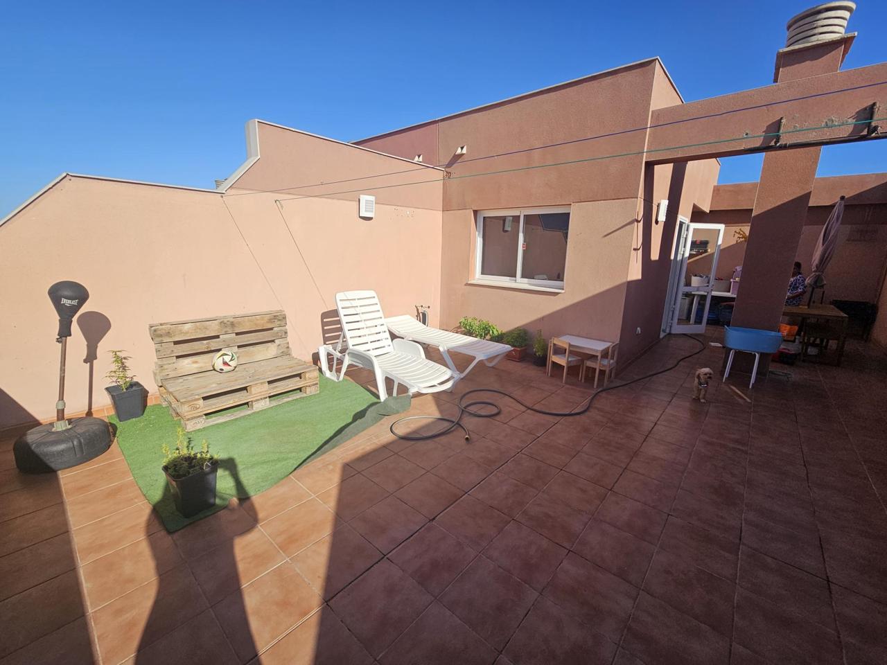 Piso en Calle Isla de la Graciosa, San Isidro, Santa Cruz de Tenerife de 85 m2