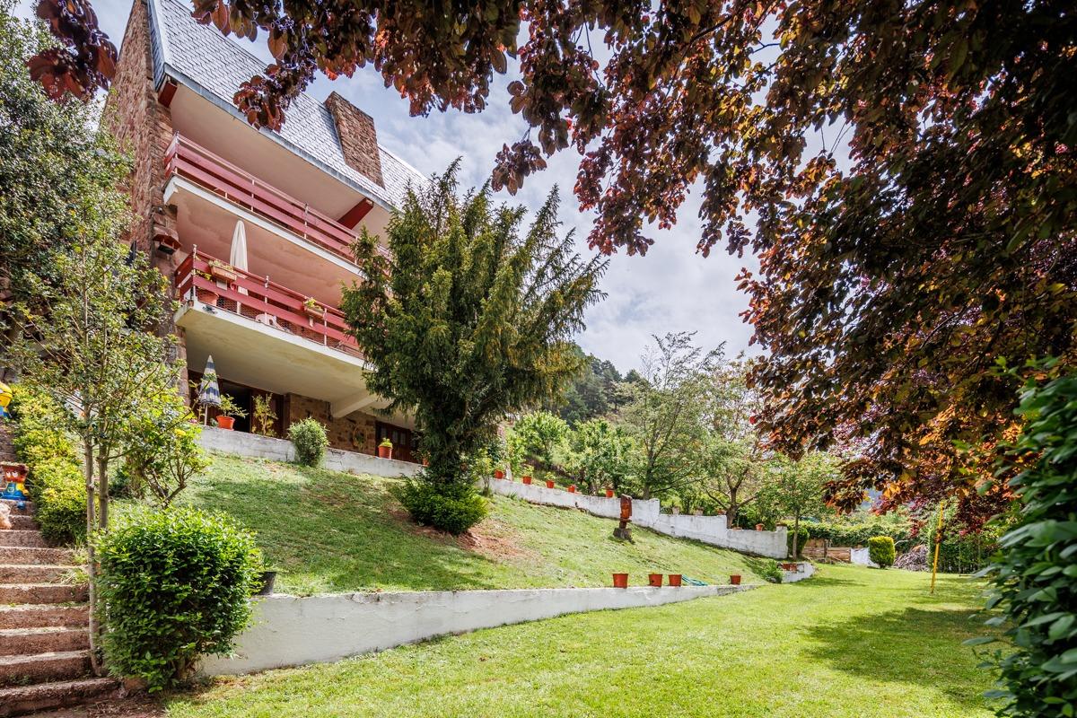 Villa en venta en Pradoluengo