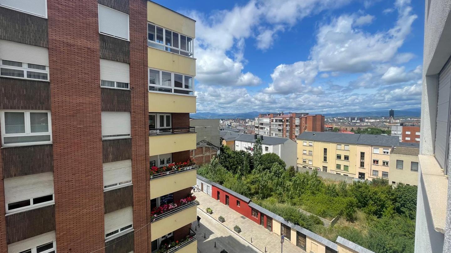 Piso en Calle Obispo Osmundo, Ponferrada, León de 145 m2