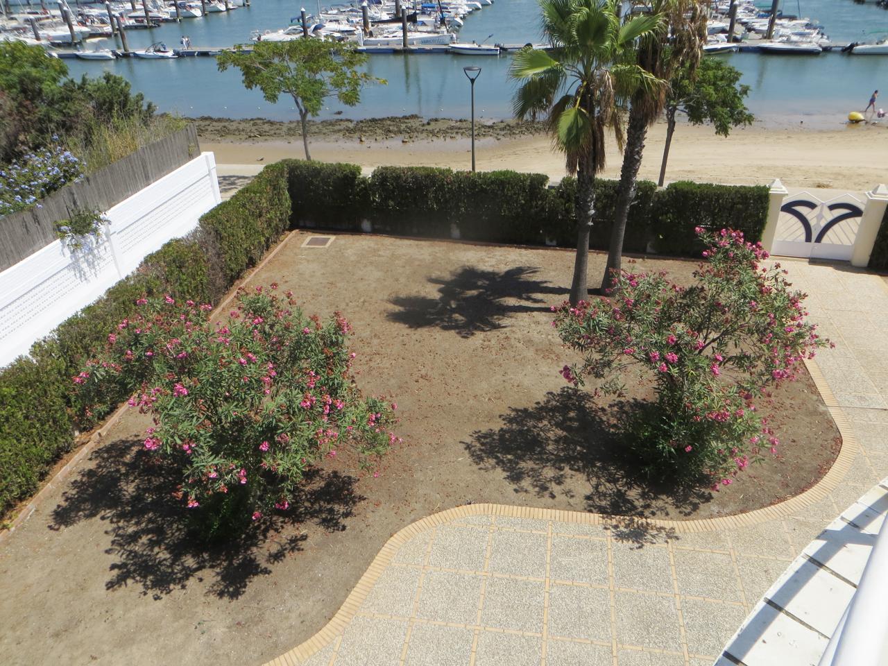 Casa / chalet en Almirante Pérez de Guzmán, Punta Umbría, Huelva de 386 m2