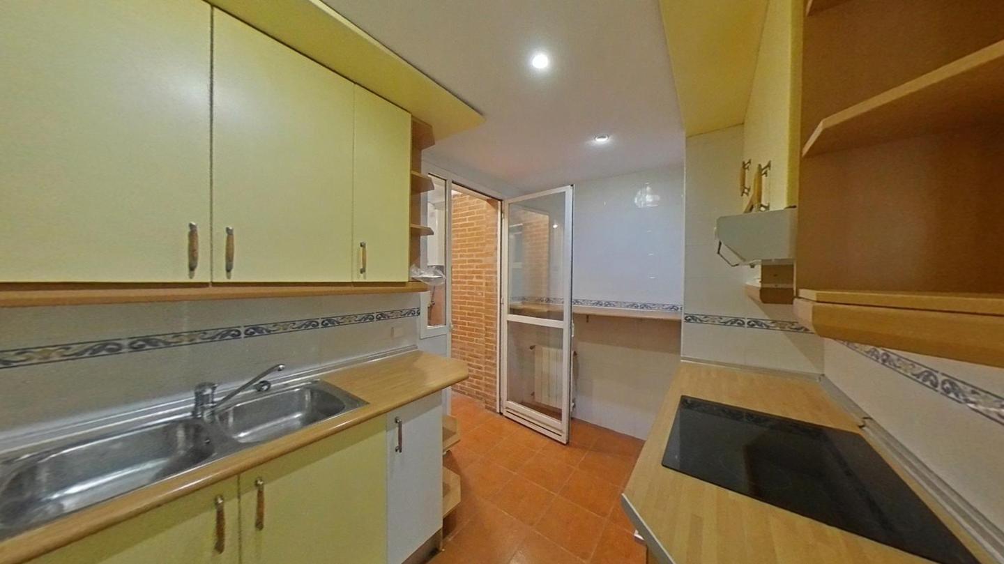 Piso en Calle León Felipe, Fuenlabrada, Madrid de 80 m2