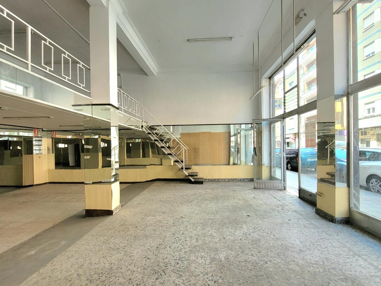 Local en Calle Carreño Miranda 35, Mieres, Asturias de 169 m2
