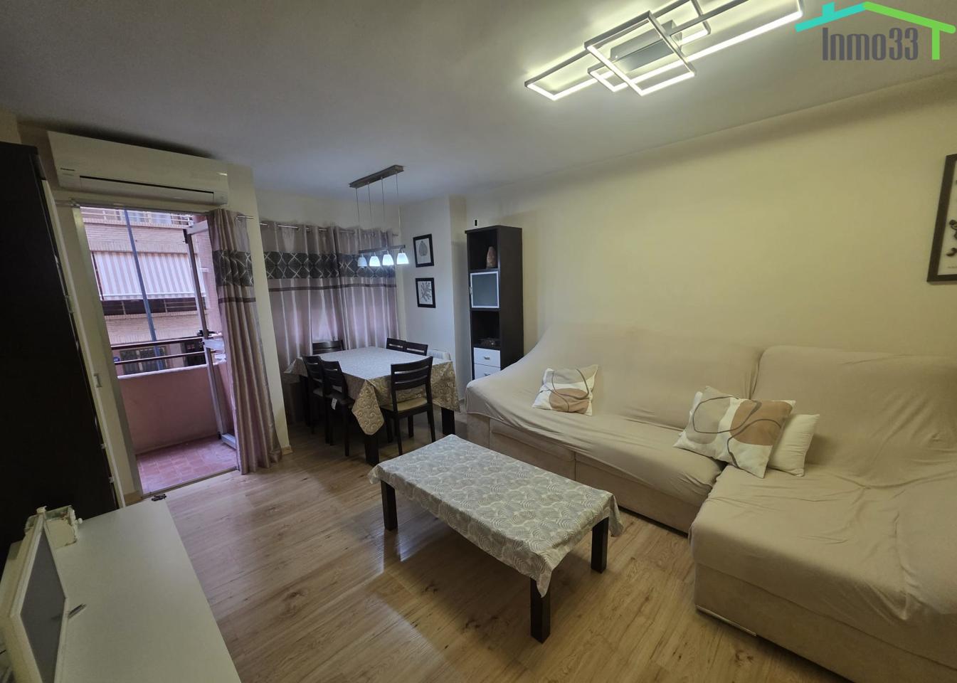 Piso en Calle de la Virgen de la Almudena, Benidorm, Alicante de 90 m2