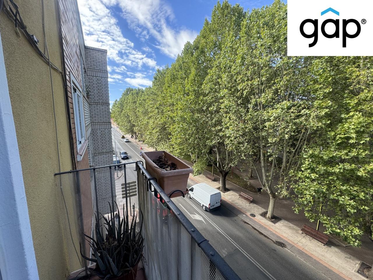 Piso en Avenida de los Reyes Católicos, Cuenca, Cuenca de 78 m2