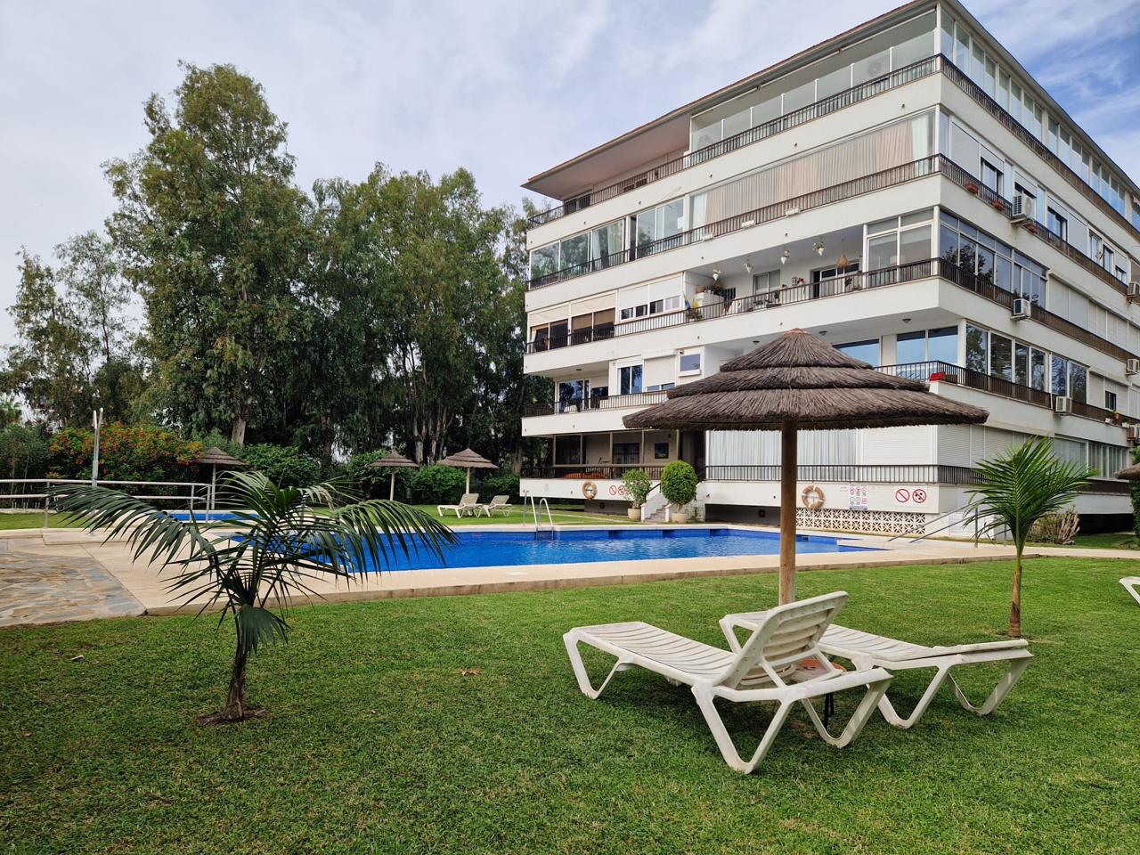 Piso en Calle Marqués de Ivanrey, Marbella, Málaga de 52 m2