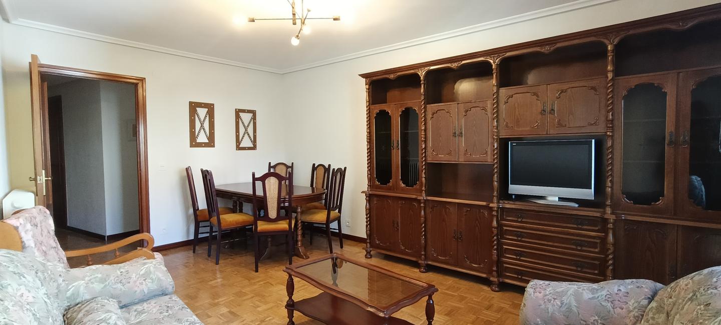 Piso en Calle Cantarranas, León, León de 85 m2