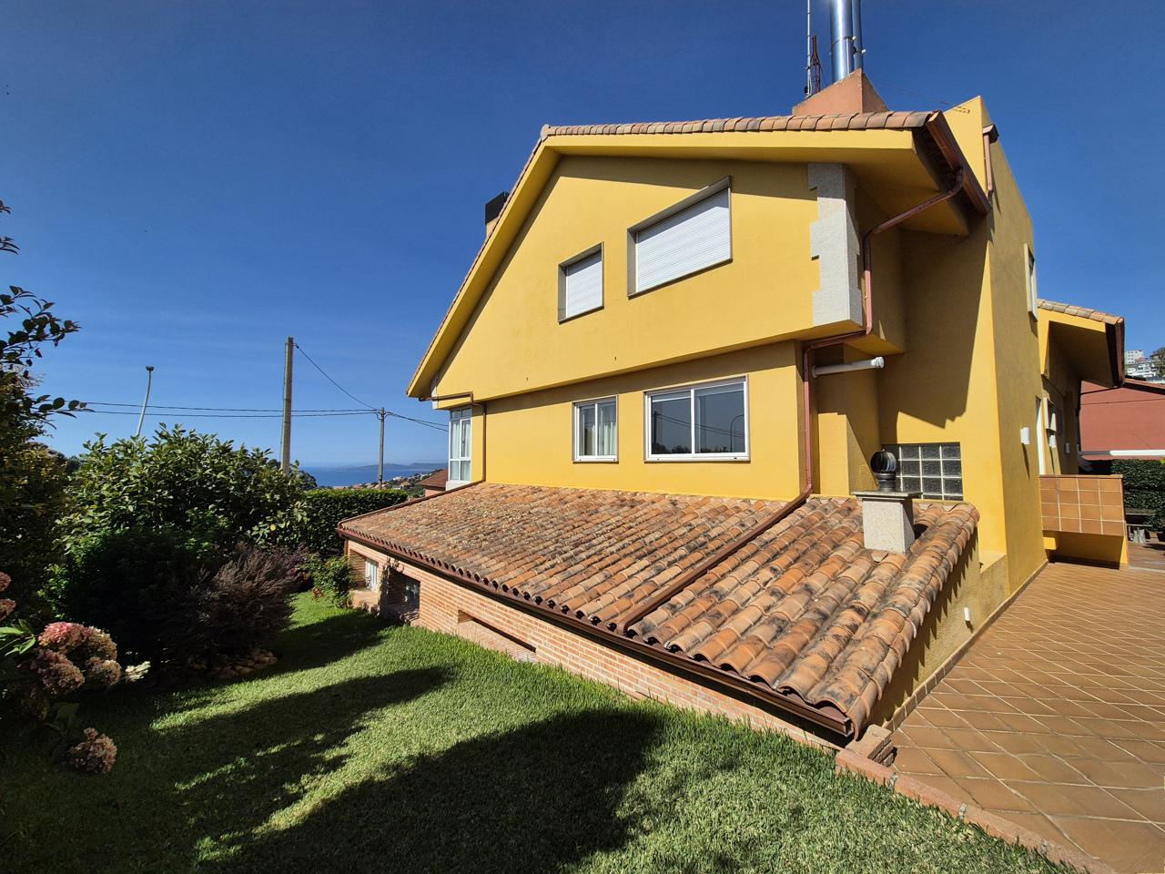 Casa / chalet en Avenida Pablo Iglesias, Nigrán, Pontevedra de 508 m2