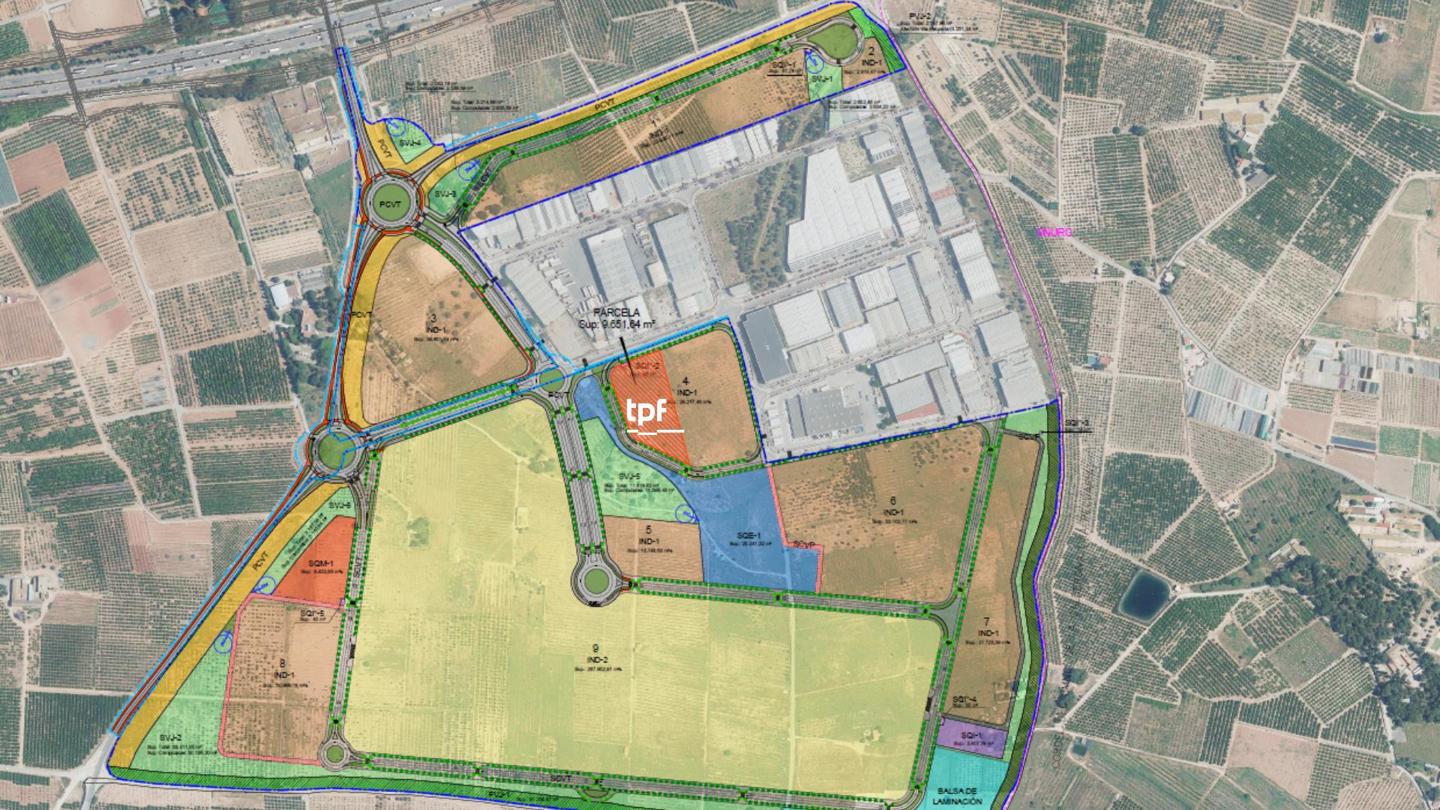 Terreno en Avinguda Paret del Patriarca, Montcada, Valencia de 9652 m2
