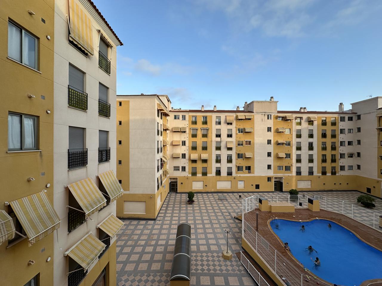 Piso en Avinguda Ensenyants de la Vila, La Vila Joiosa, Alicante de 112 m2