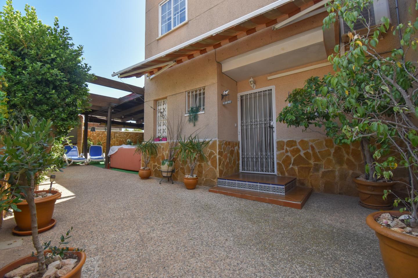 Chalet en venta en Alicante