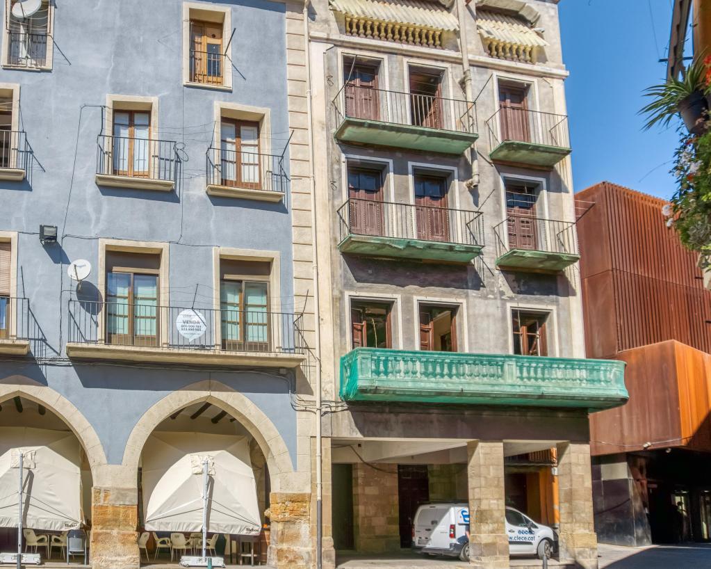 Edificio en Plaça del Pou, Balaguer, Lleida de 871 m2