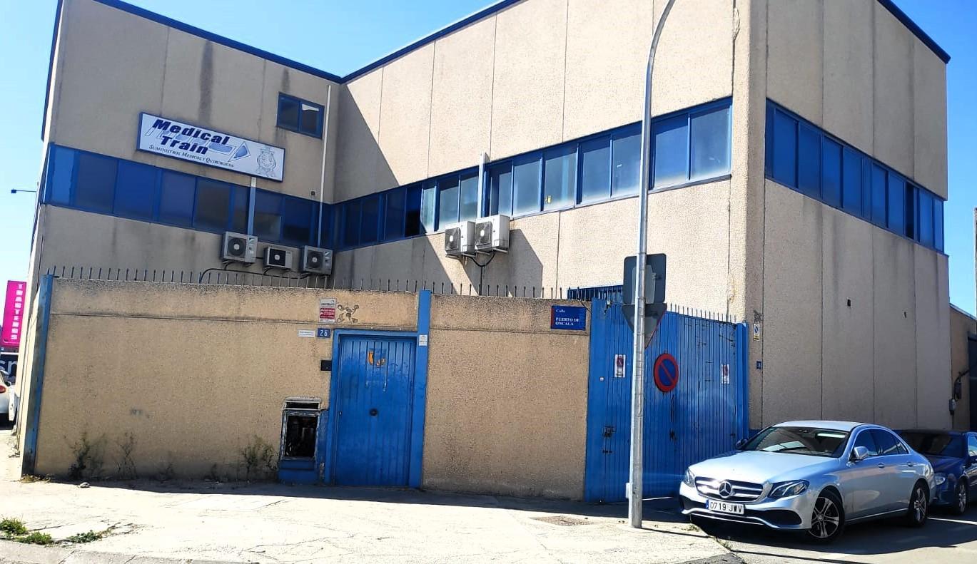 Nave industrial en Calle Puerto de Oncala, Leganés, Madrid de 1194 m2