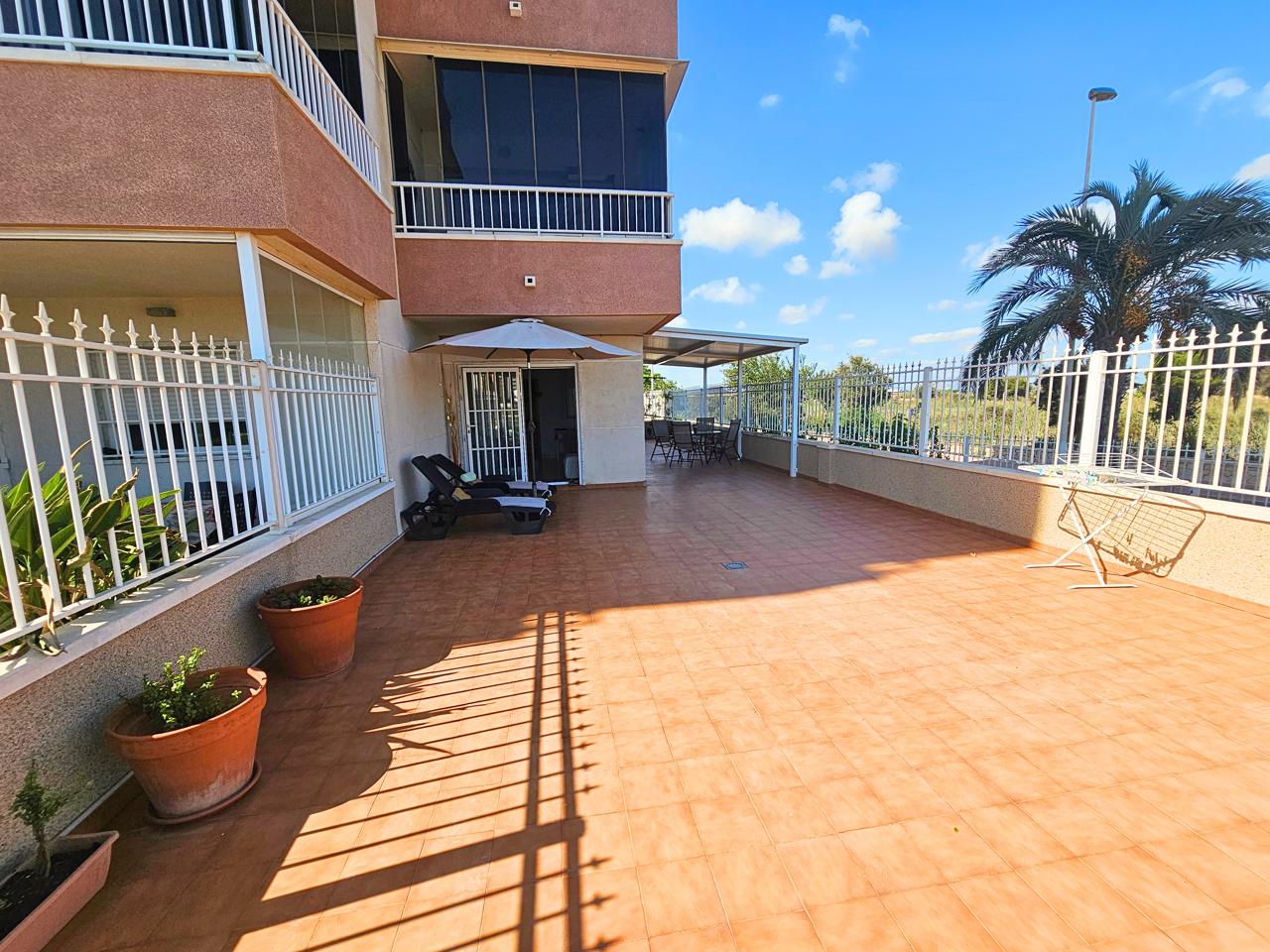 Piso en Carrer Jesús Lucas 15, Guardamar del Segura, Alicante de 220 m2