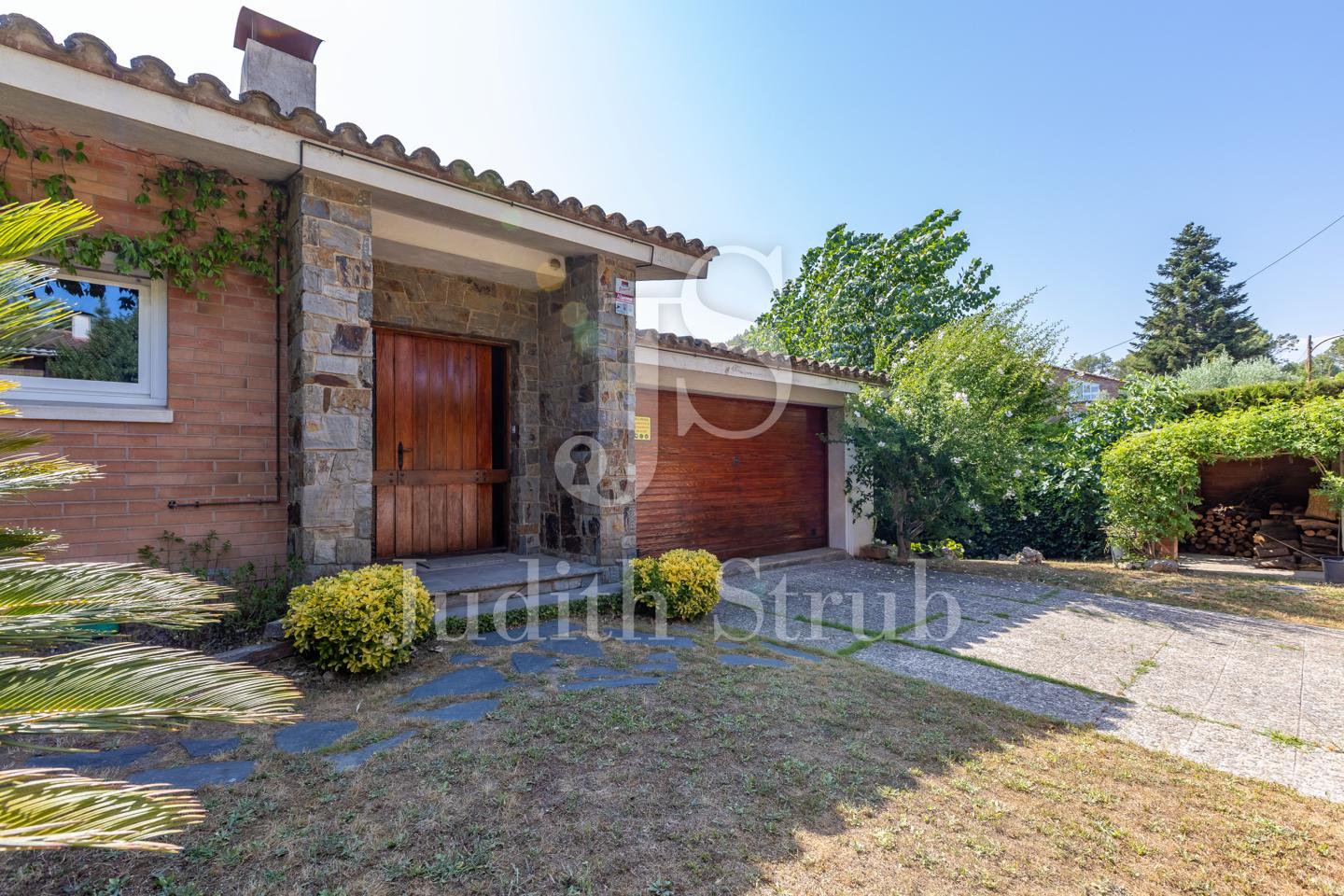 Casa / chalet en Carrer de Margenat, Cerdanyola del Vallès, Barcelona de 295 m2