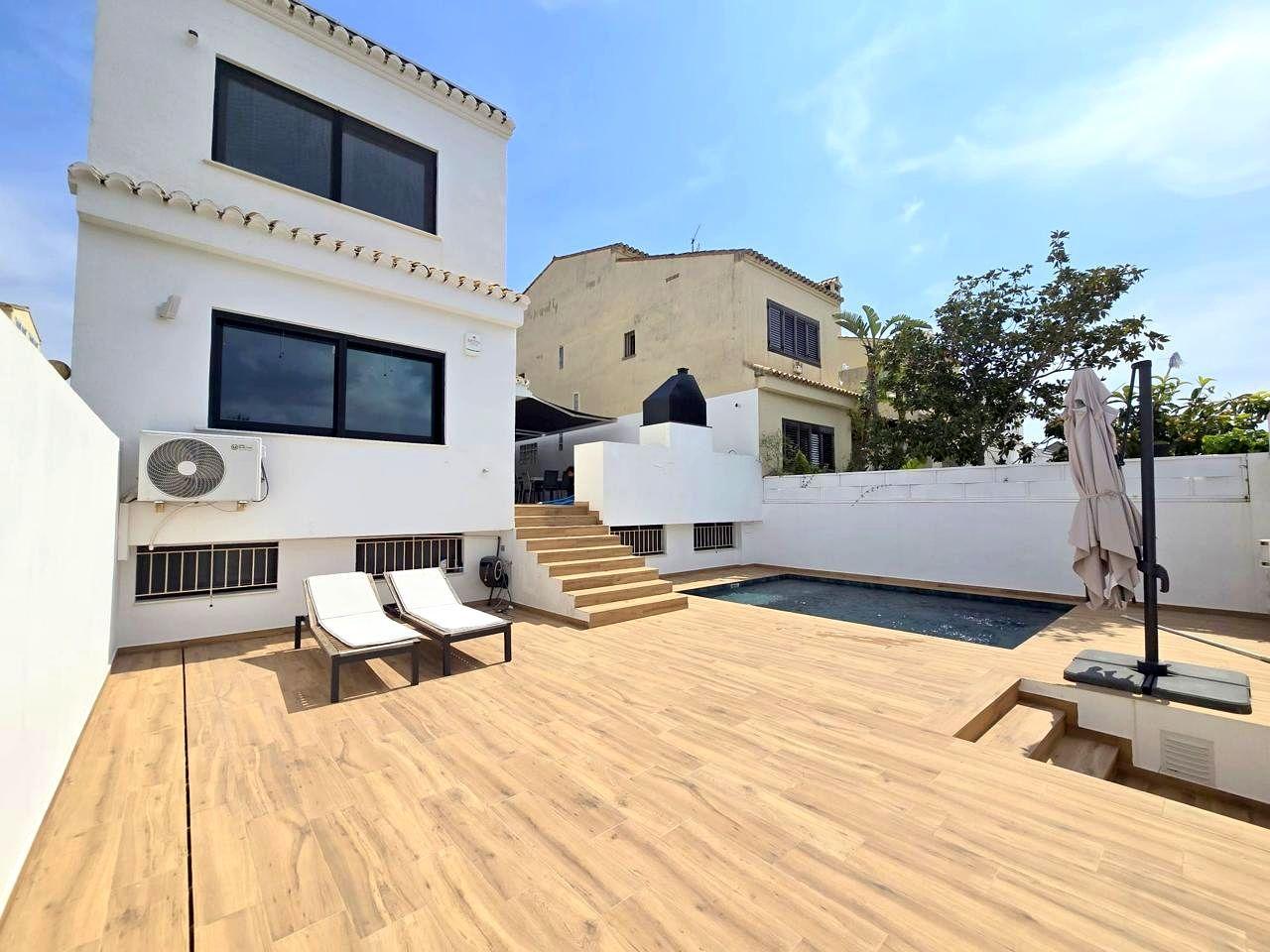 Casa / chalet en Carrer del Comtat, playa de gandia, Valencia de 280 m2