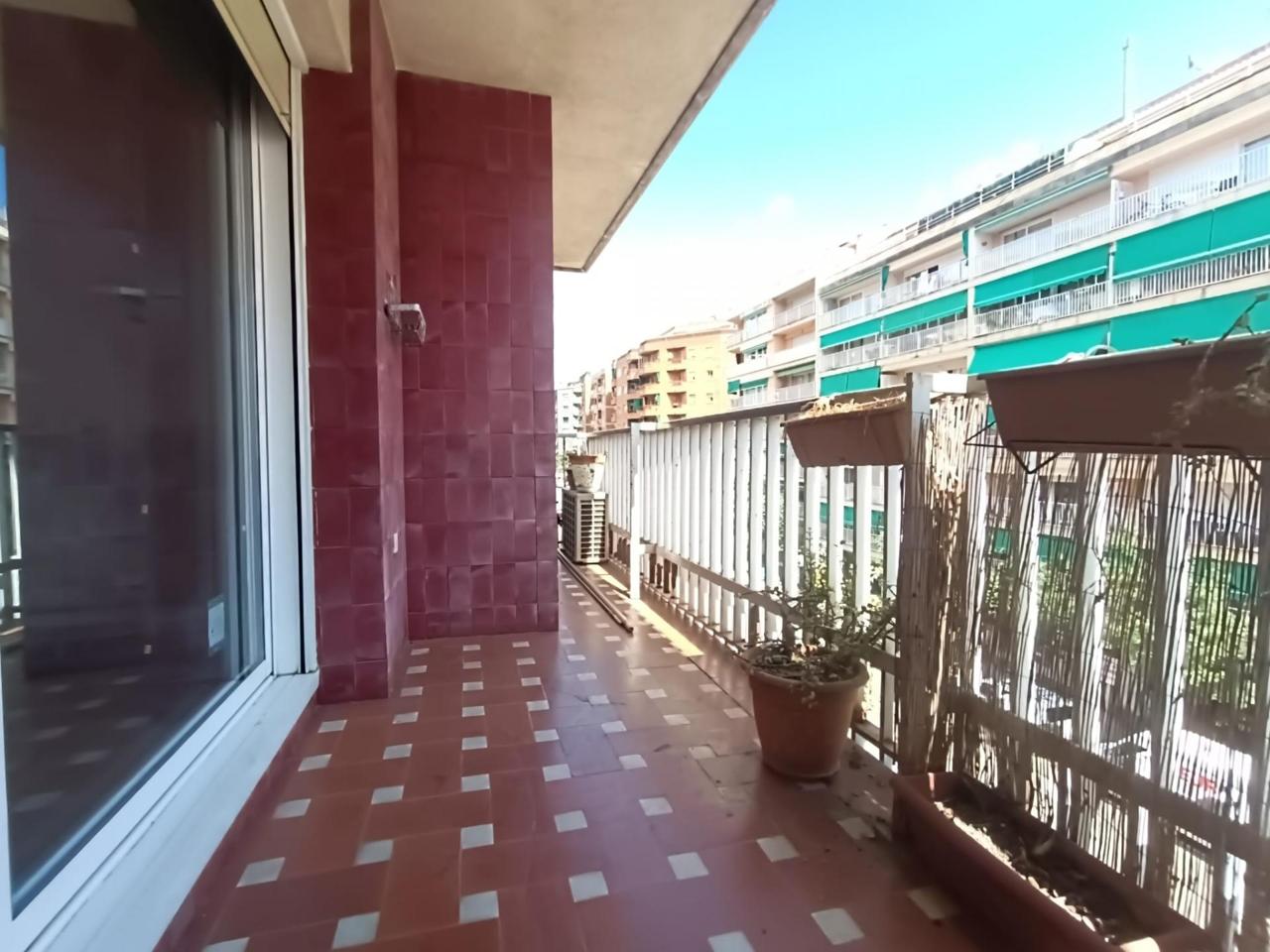 Piso en Avinguda de Josep Tarradellas, Terrassa, Barcelona de 104 m2