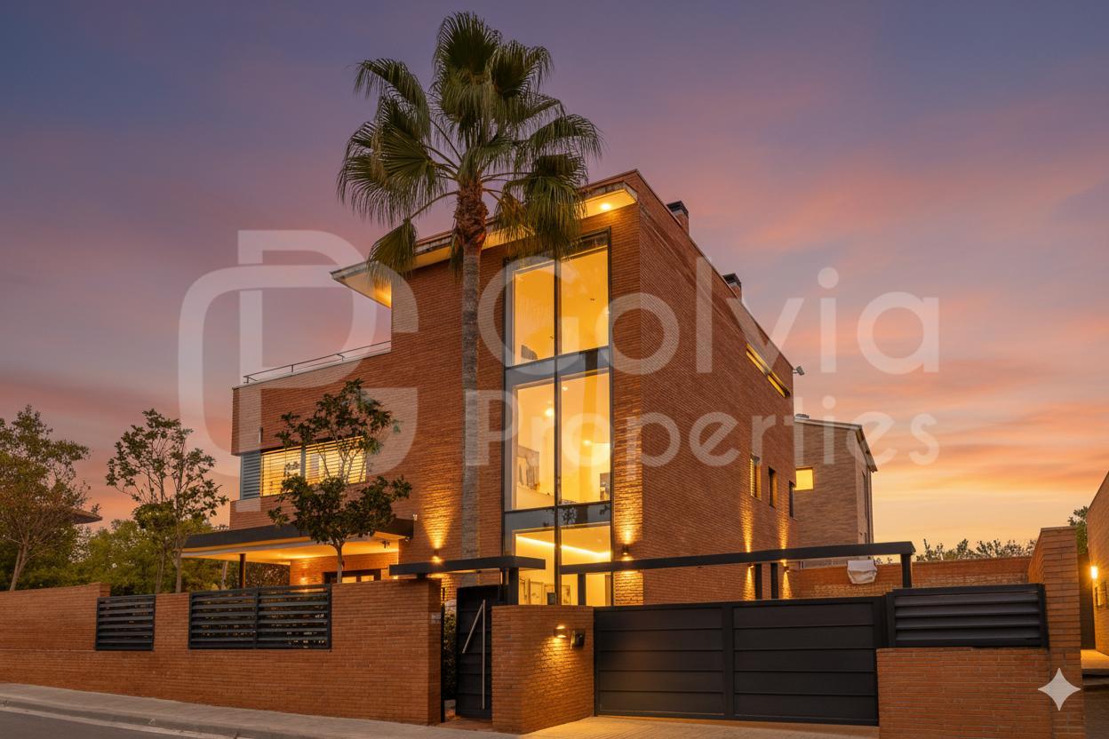 Casa / chalet en Carrer Joan Miró, Viladecans, Barcelona de 533 m2 Casa / chalet en Carrer Joan Miró, Viladecans, Barcelona de 533 m2