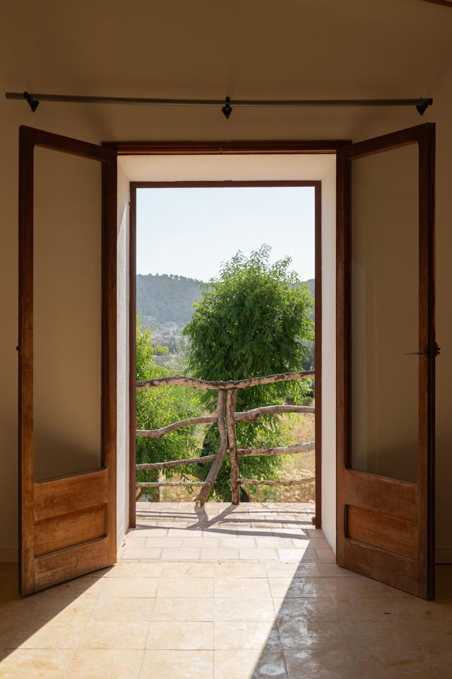 Finca mallorquina con vistas a las montañas y piscina en S’Arracó — S'Arracó — Foto 8