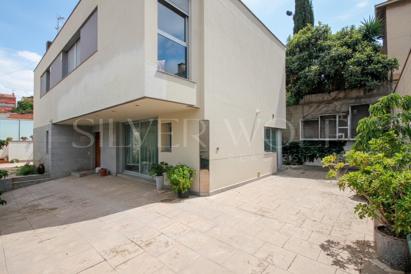 Casa / chalet en Carrer de Cristòfol Colom, Santa Coloma de Gramenet, Barcelona de 216 m2