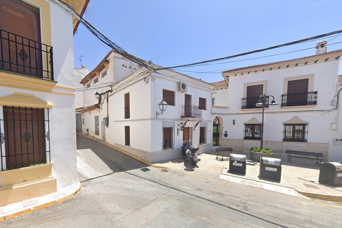 foto de CASA ADOSADA EN ARRIATE, MÁLAGA
