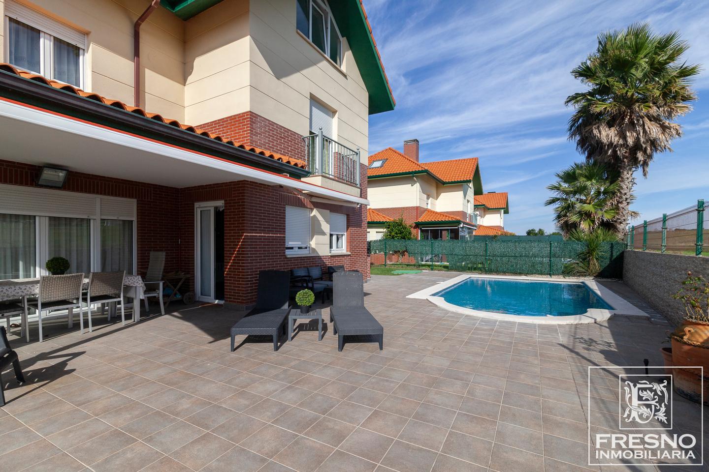 Casa / chalet en Barrio Portio, Liencres, Cantabria de 365 m2