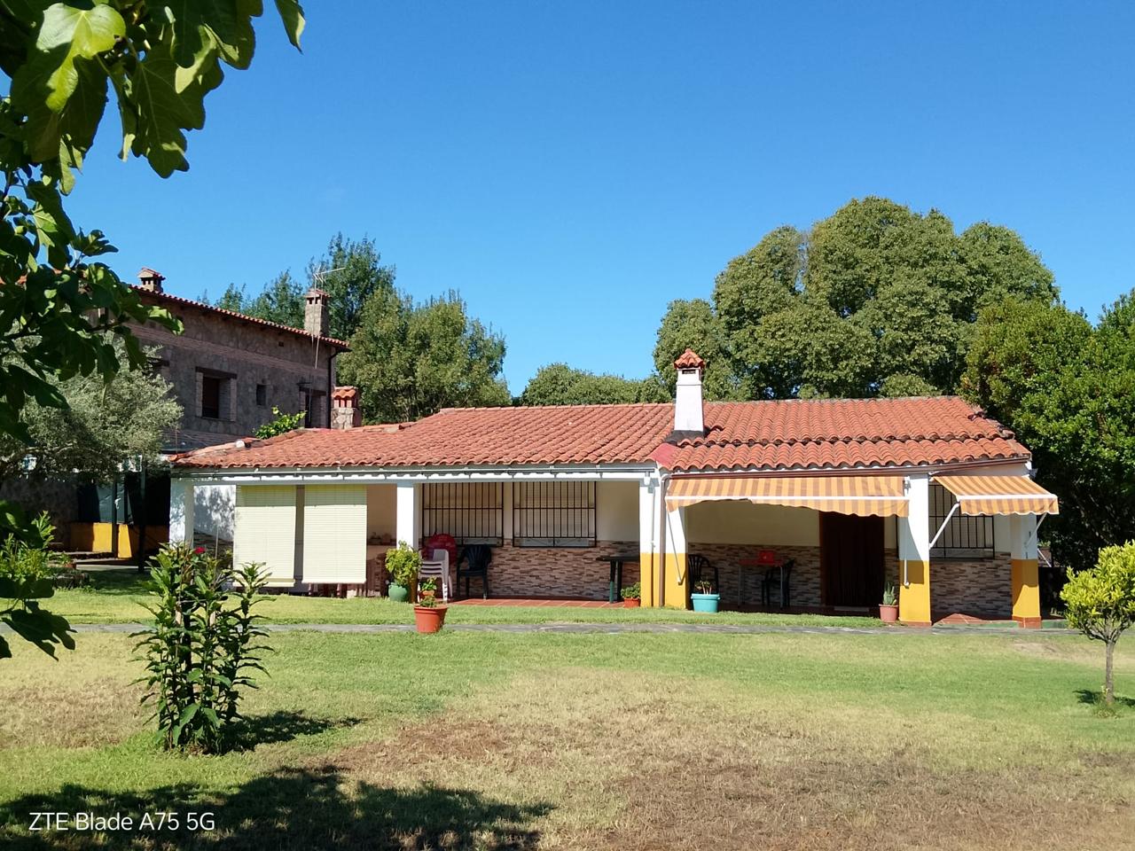 Casa rústica en CARRETERA SORIA PLASENCIA, Casas del Castañar, Cáceres de 96 m2
