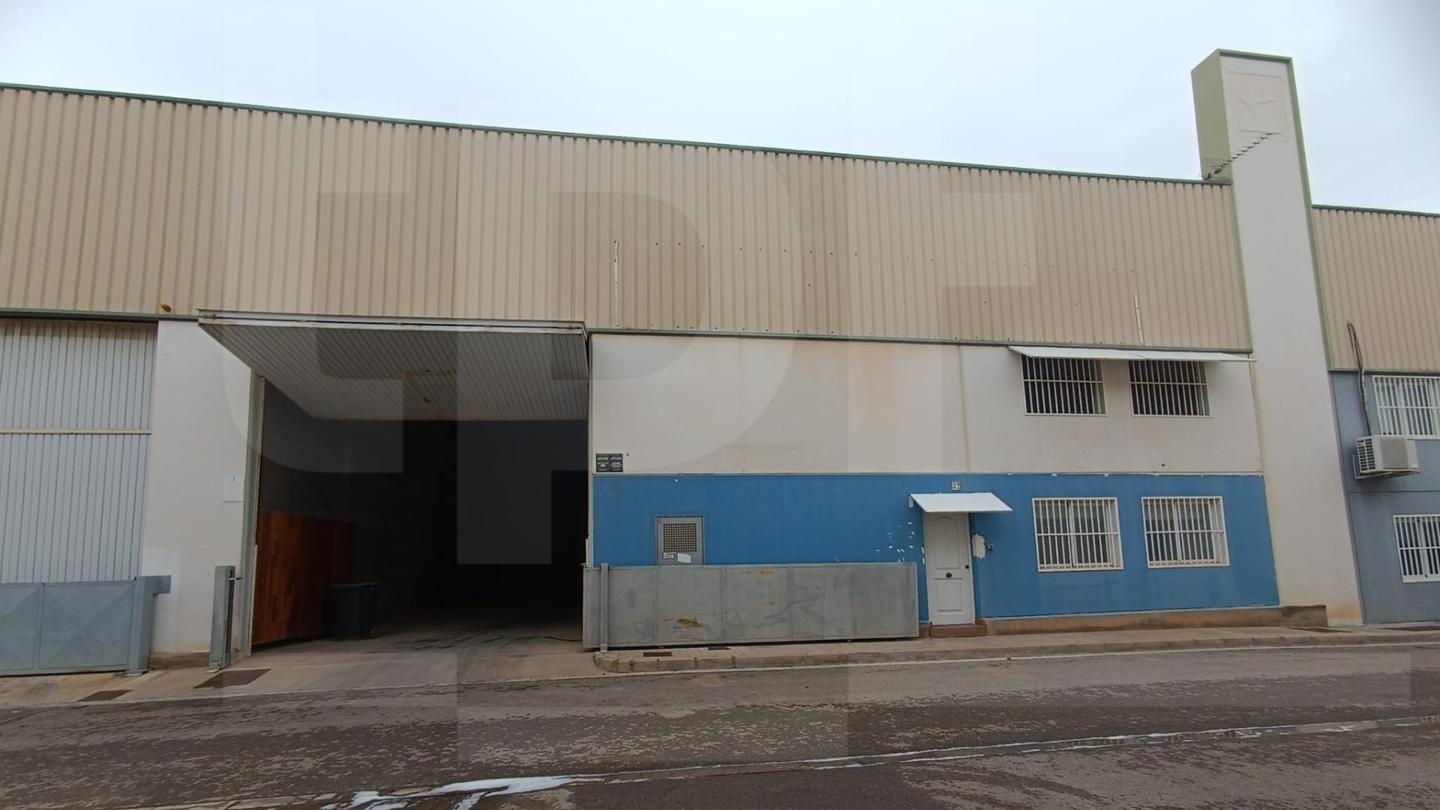 Nave industrial en Calle Ambocadors, Riba-roja de Túria, Valencia de 361 m2