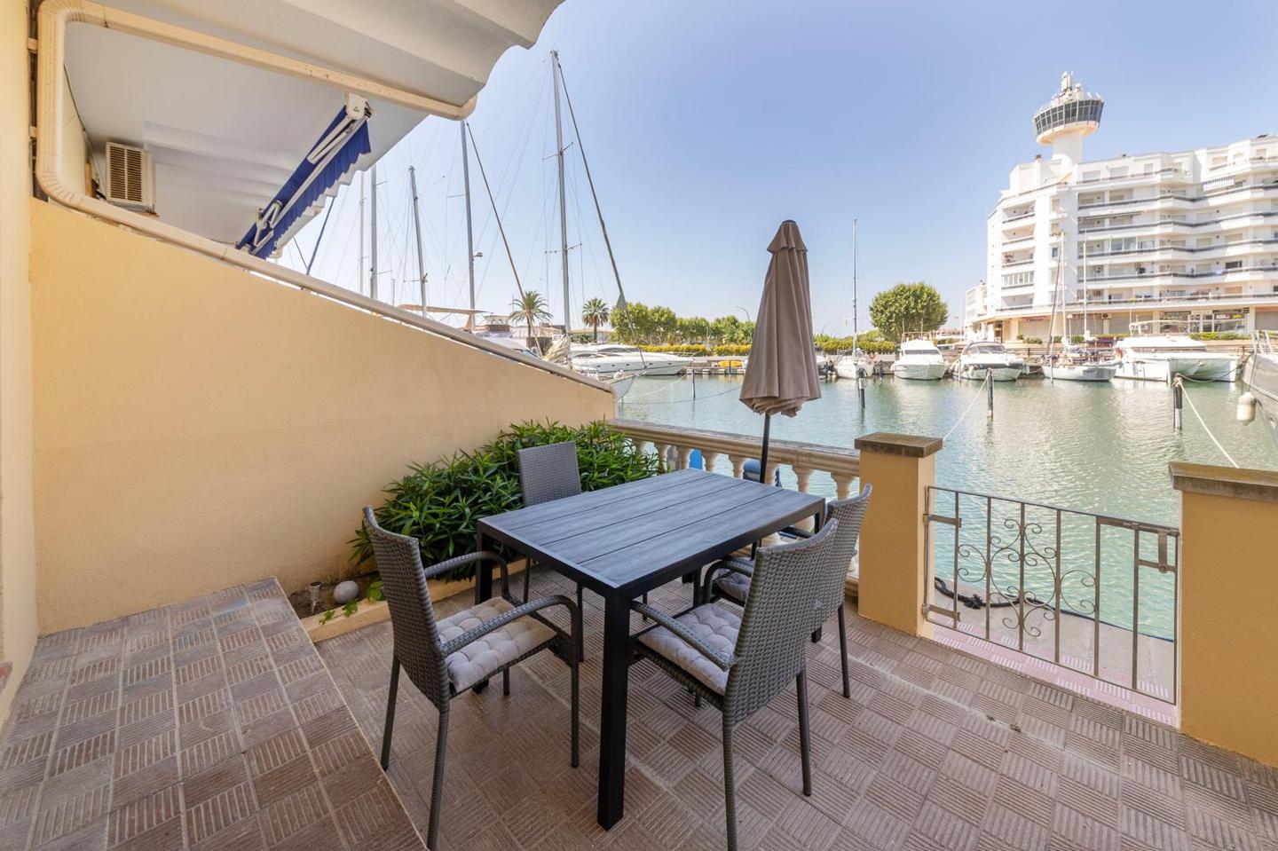 Piso en Carrer Cavall de Mar, Empuriabrava, Girona de 74 m2