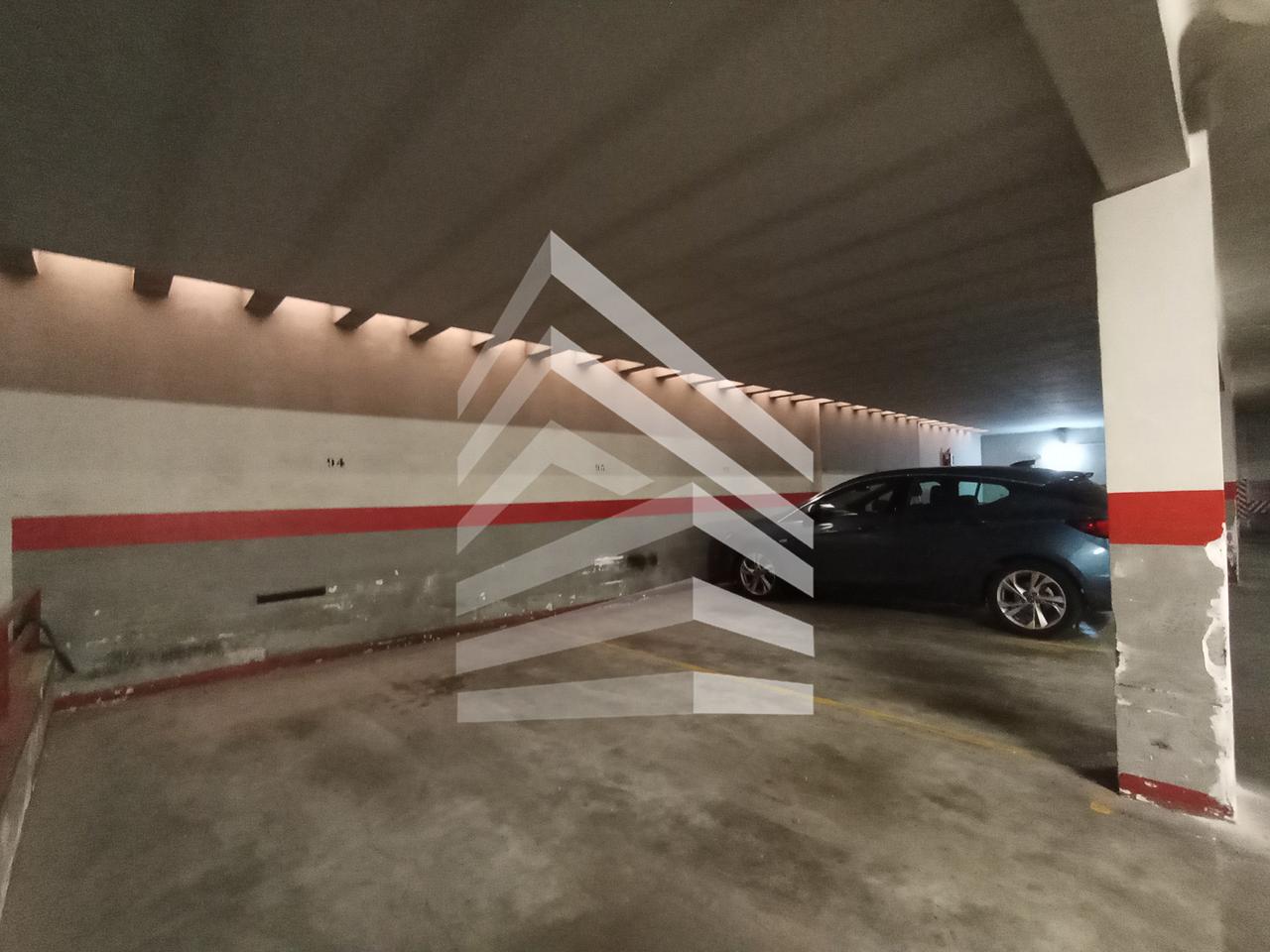 parking en barcelona · carrer-maria-barrientos-08028 €
