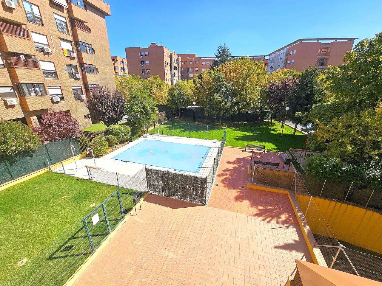 Piso en Avenida Descubrimientos, Torrejón de Ardoz, Madrid de 73 m2
