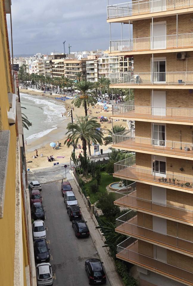 Piso en Calle Bergantin, Torrevieja, Alicante de 85 m2