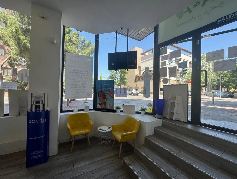 Local en Avenida de la Reina Victoria, Madrid, Madrid de 120 m2