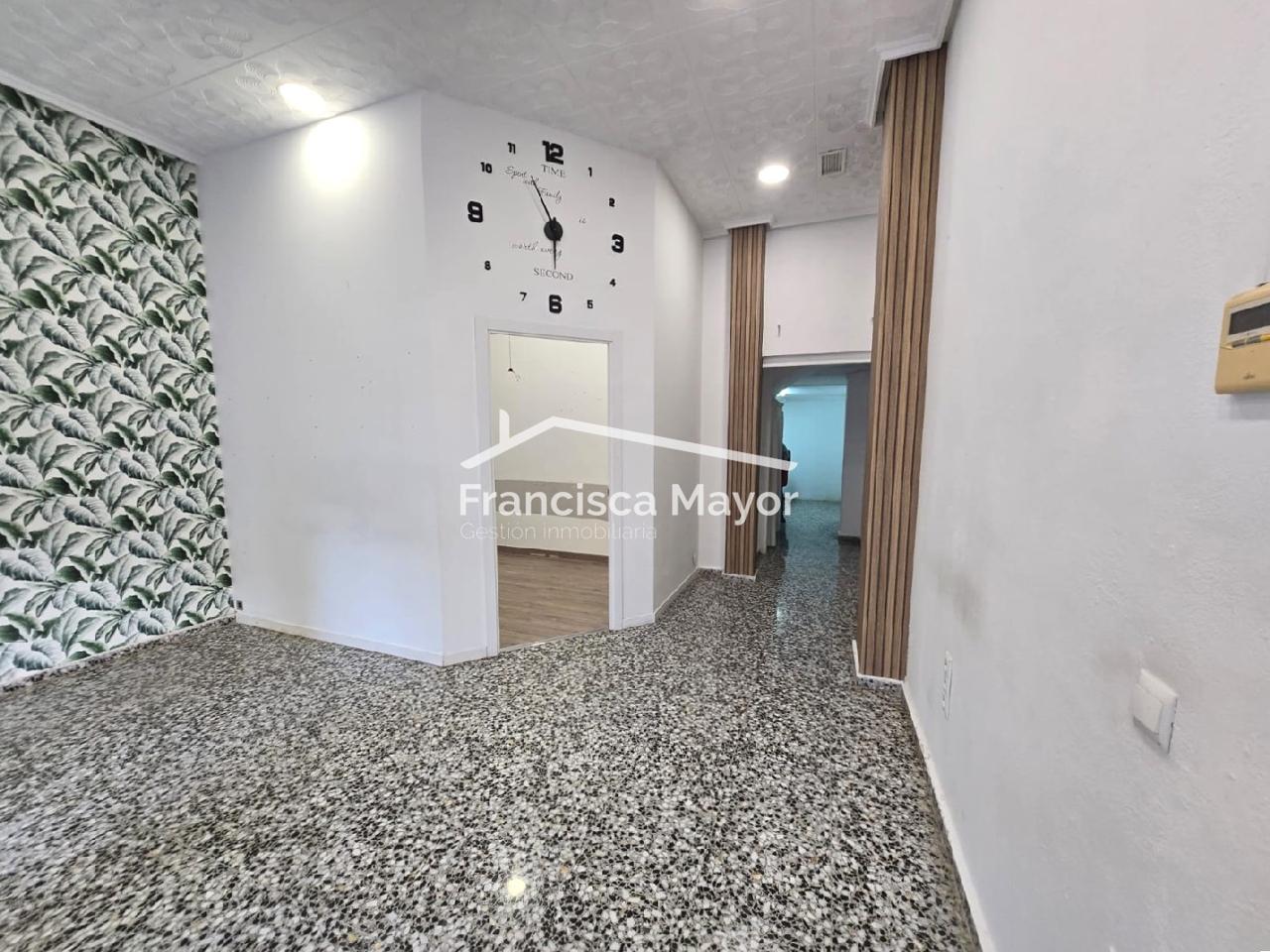 Local en Carrer de la Reina, València, Valencia de 151 m2