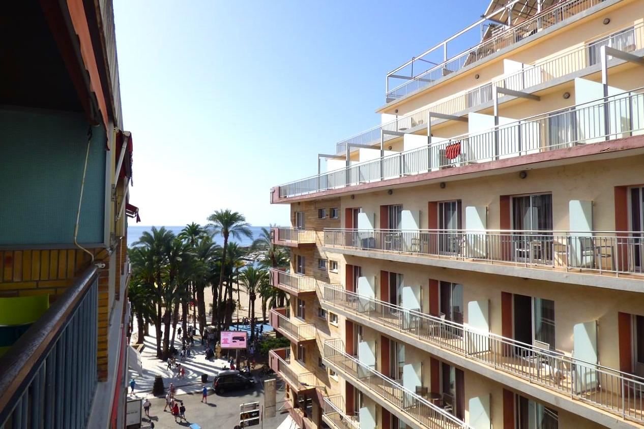 Piso en Avenida de los Almendros, Benidorm, Alicante de 55 m2