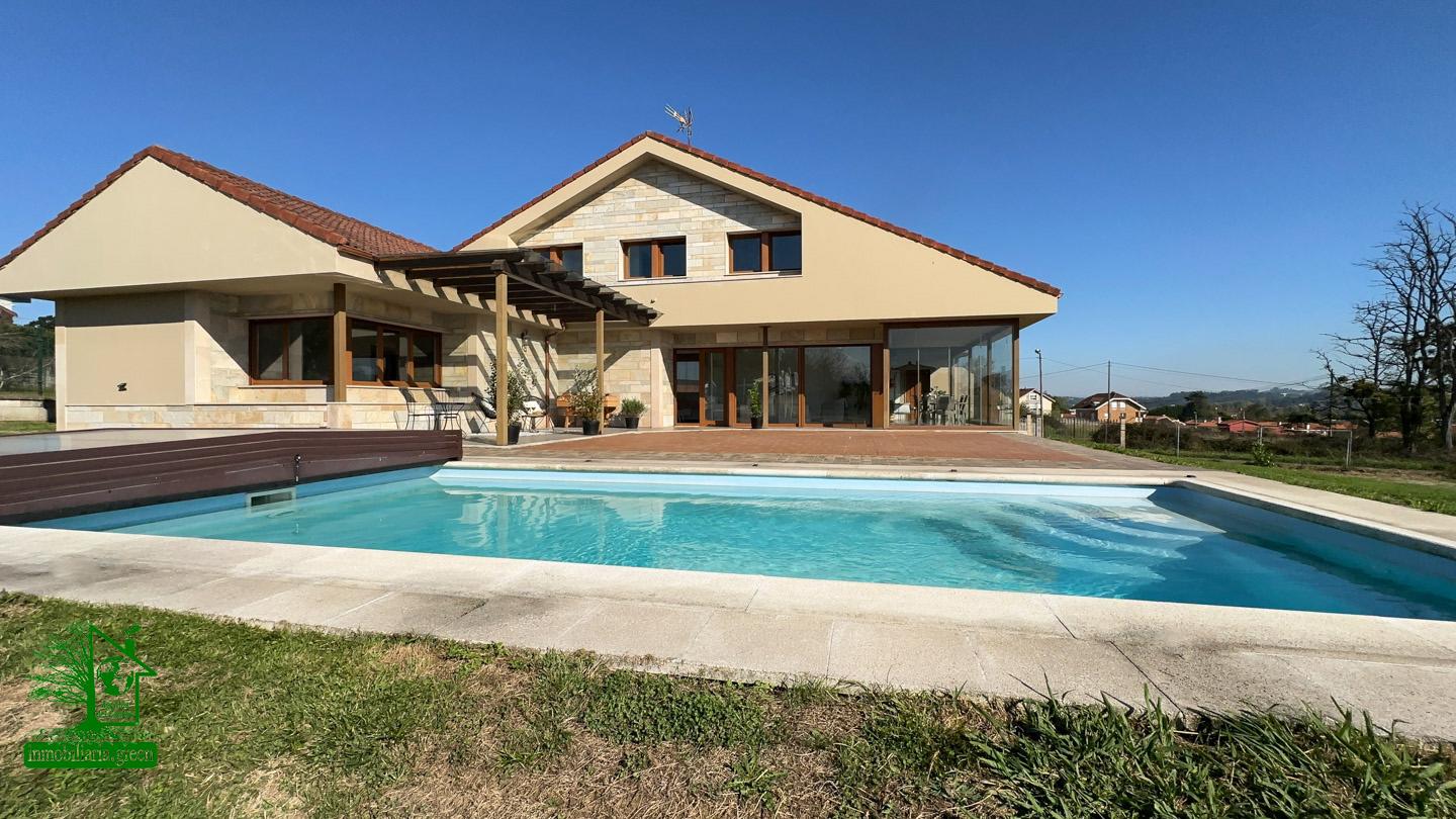 Casa / chalet en Calle el Villar, Lugones, Asturias de 250 m2