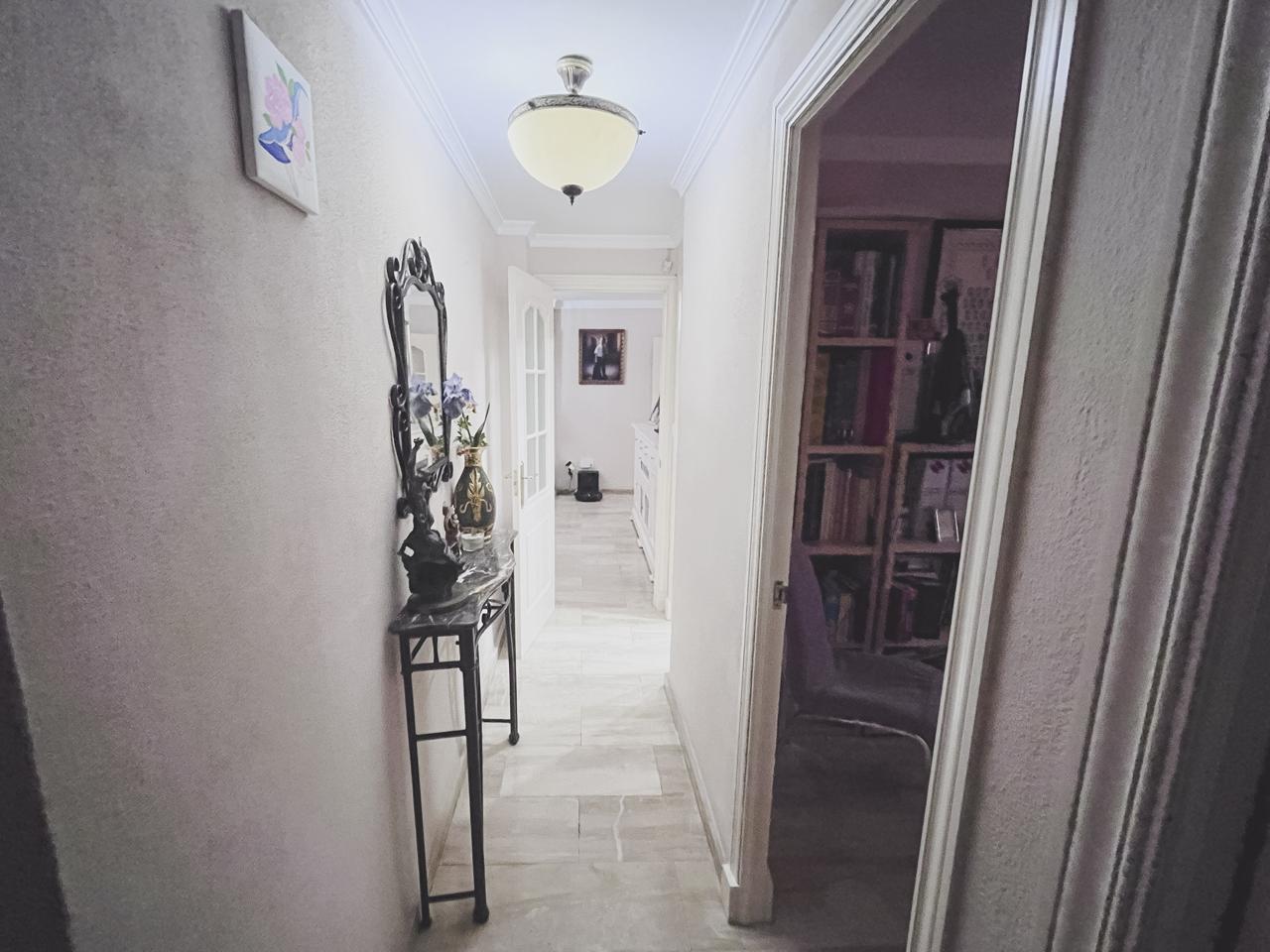 Piso de 4 dormitorios y 2 baños en Extramuros.