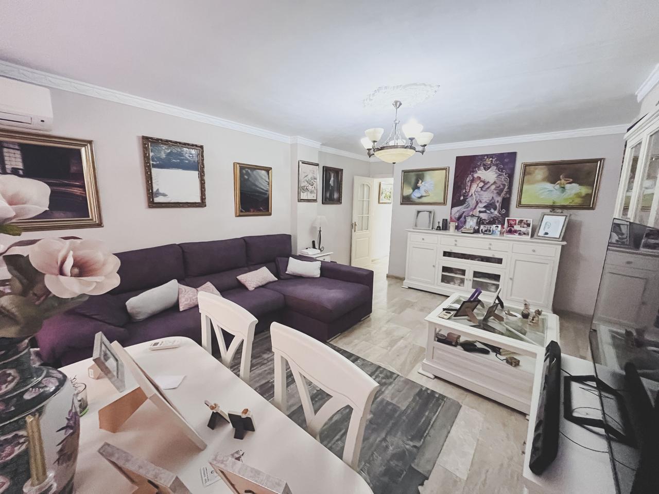 Piso de 4 dormitorios y 2 baños en Extramuros.