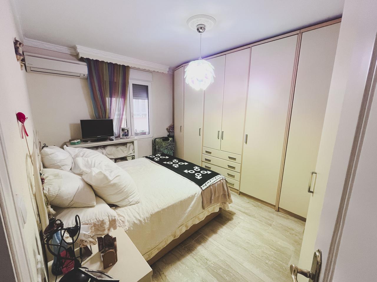 Piso de 4 dormitorios y 2 baños en Extramuros.