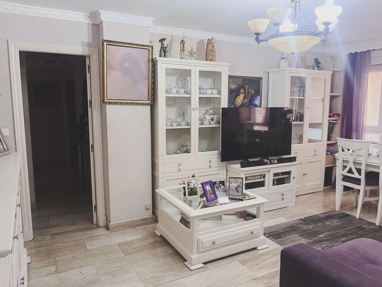 Piso de 4 dormitorios y 2 baños en Extramuros.