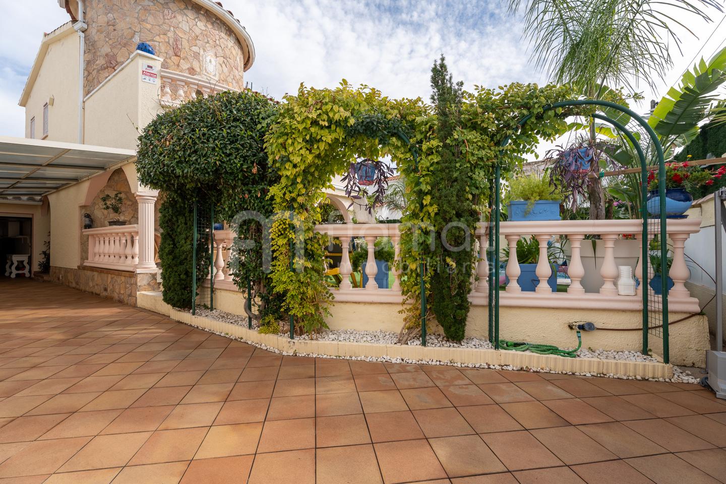 villas en empuriabrava · carrer-de-sant-mori-17487 525000€
