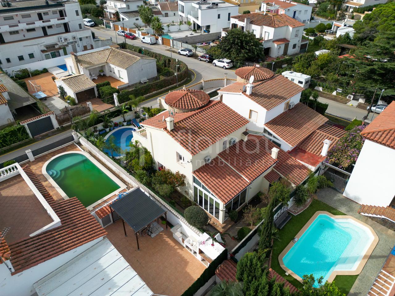 villas en empuriabrava · carrer-de-sant-mori-17487 525000€