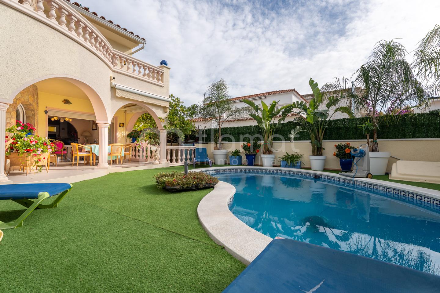 villas en empuriabrava · carrer-de-sant-mori-17487 525000€