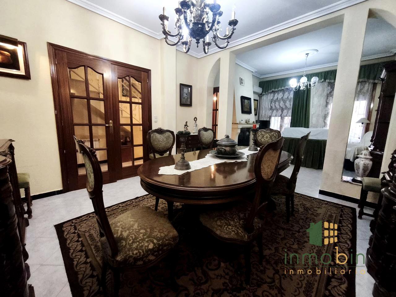 Casa / chalet en Don Benito, Badajoz de 191 m2
