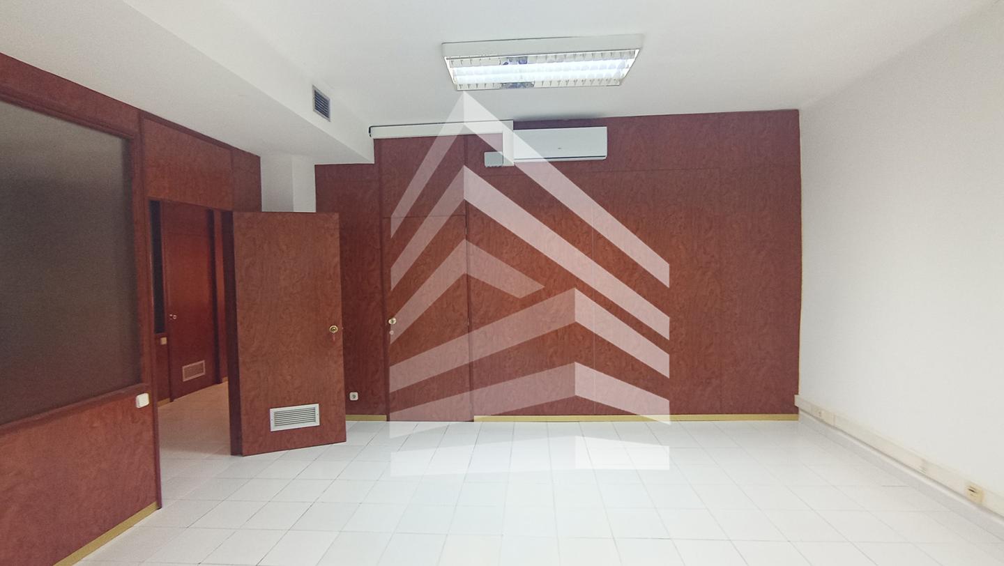 locales-comerciales en barcelona · carrer-de-morales-08029 €