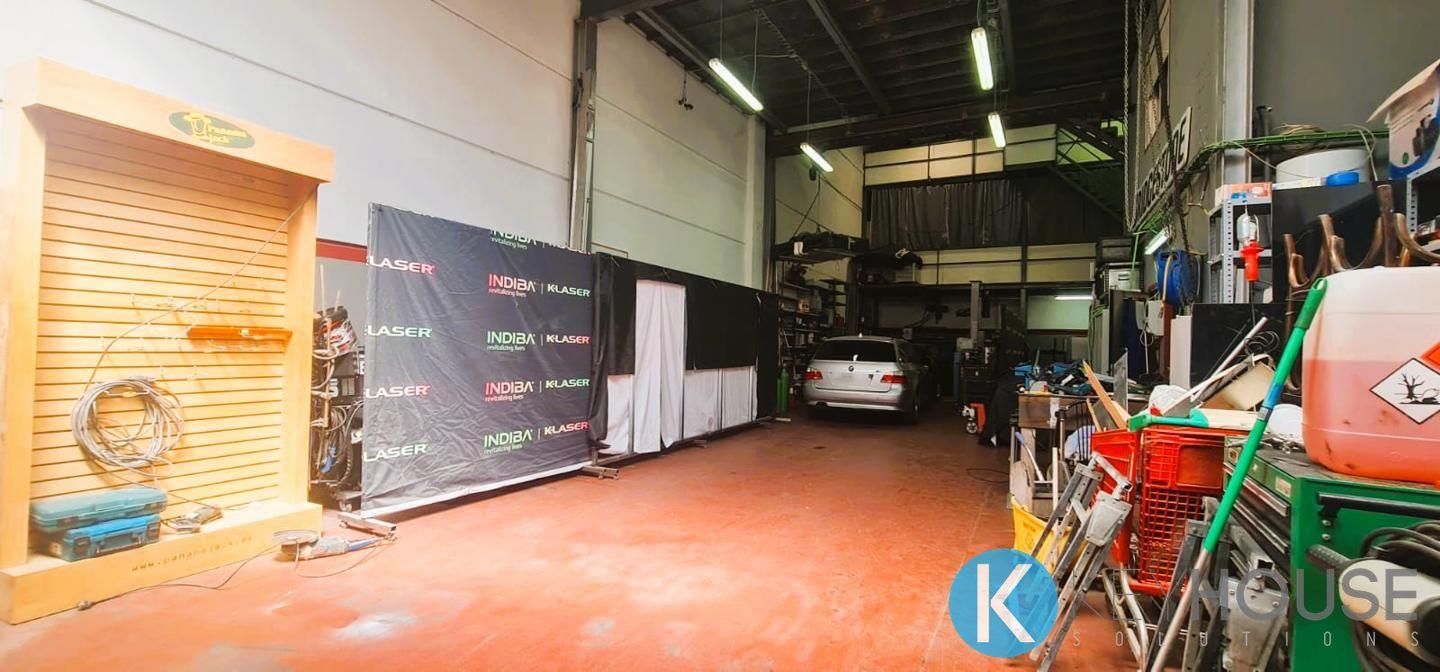 Nave industrial en Camarma de Esteruelas, Madrid de 197 m2