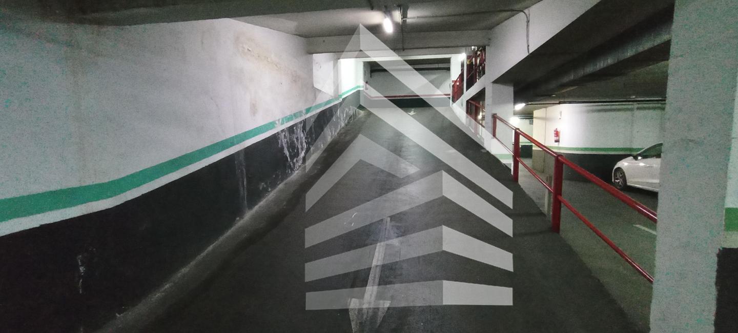 parking en barcelona · carrer-de-sant-pere-d'abanto-08014 12690€