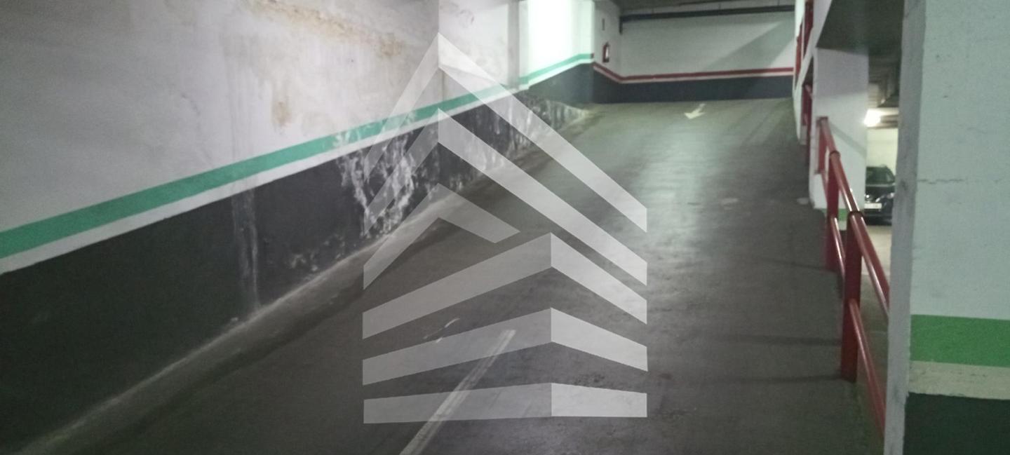 parking en barcelona · carrer-de-sant-pere-d'abanto-08014 12690€