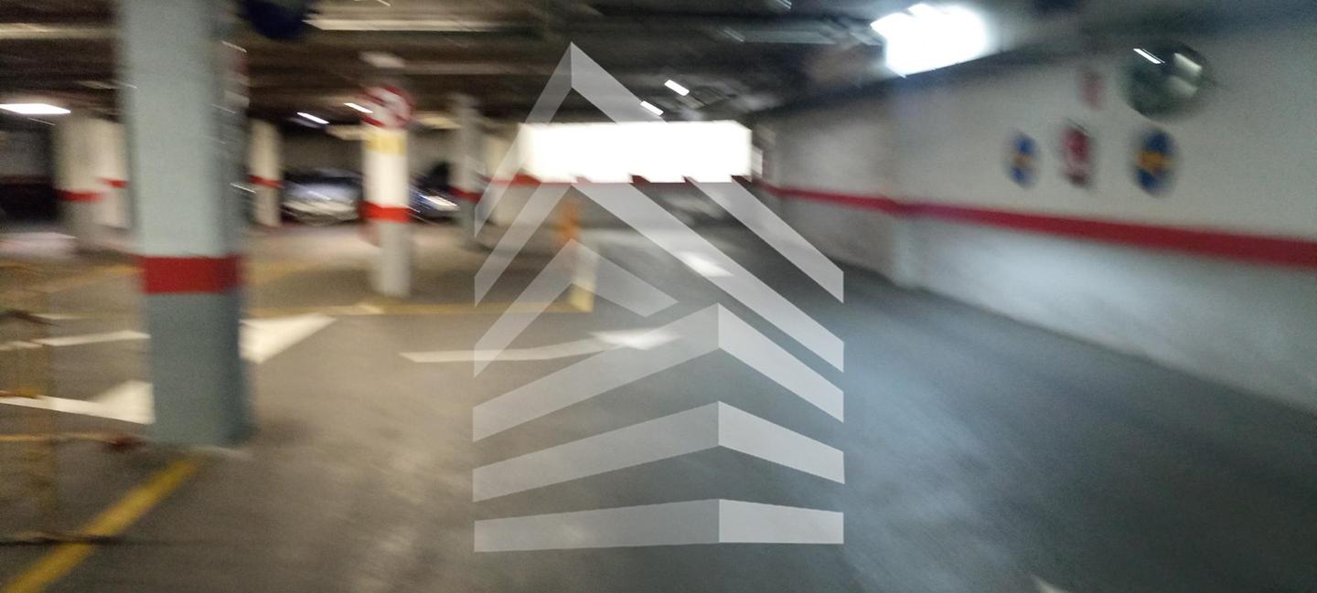 parking en barcelona · carrer-de-sant-pere-d'abanto-08014 12690€